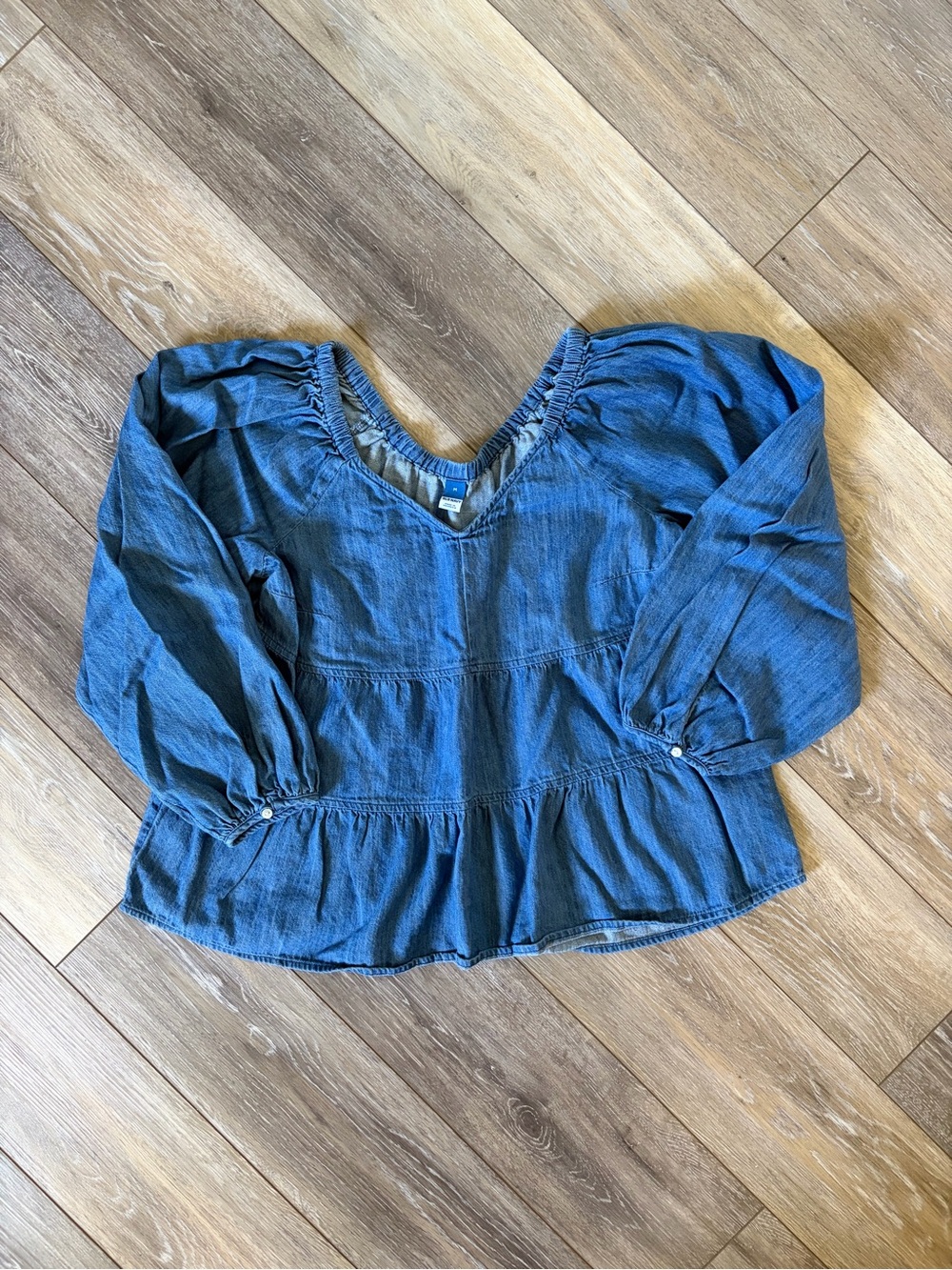 Old Navy Tiered Swing Long-Sleeve Denim Top - Picture 2 of 10